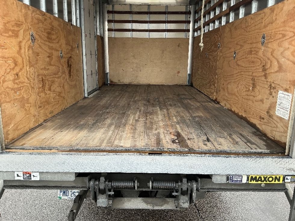 Medium Duty Box Truck-Light and Medium Duty Trucks-Isuzu-2021-NRR-Cincinnati-OH-151,169\n\t\tmiles-$ 40,750 - Image 9