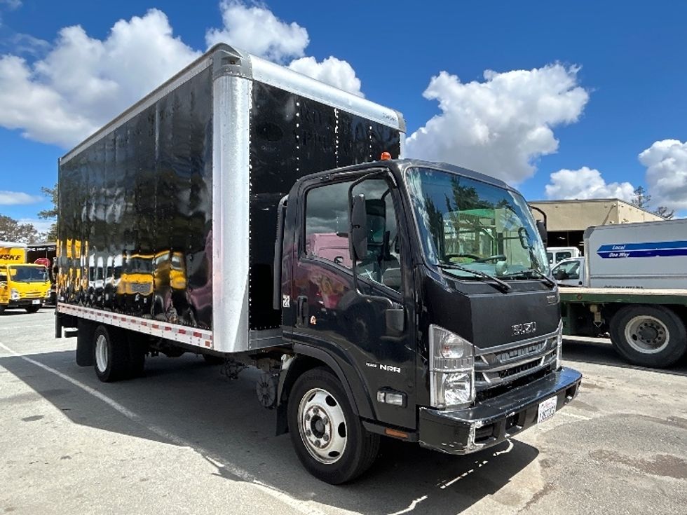 Medium Duty Box Truck-Light and Medium Duty Trucks-Isuzu-2021-NRR-Concord-CA-131,245\n\t\tmiles-$ 18,500 - Image 1