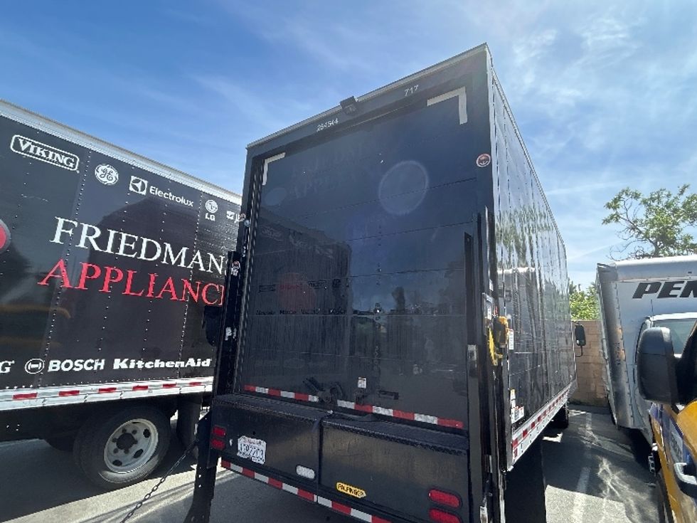 Medium Duty Box Truck-Light and Medium Duty Trucks-Isuzu-2021-NRR-Concord-CA-131,245\n\t\tmiles-$ 18,500 - Image 13