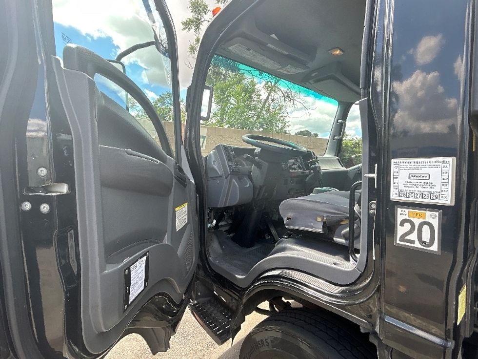 Medium Duty Box Truck-Light and Medium Duty Trucks-Isuzu-2021-NRR-Concord-CA-131,245\n\t\tmiles-$ 18,500 - Image 16