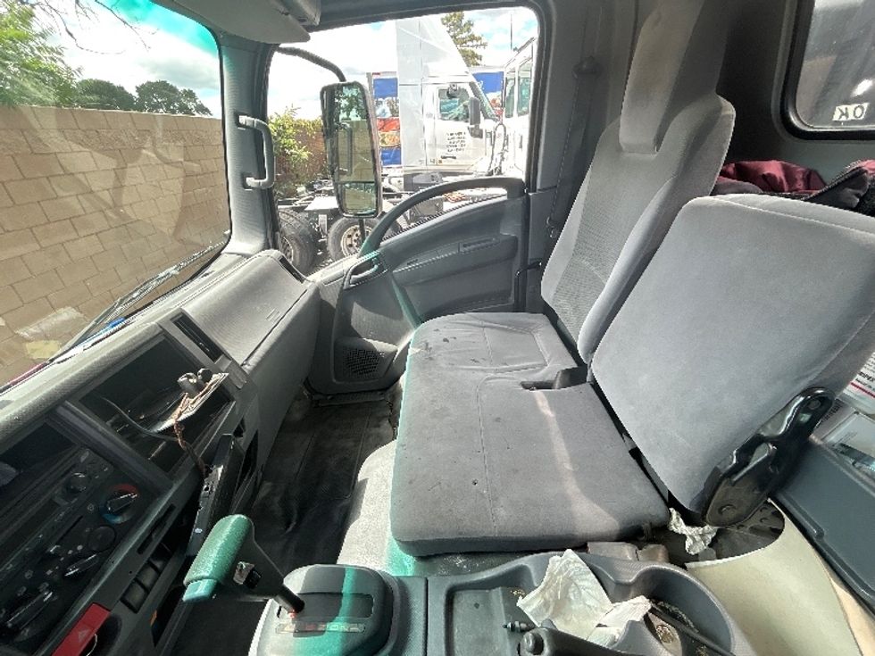 Medium Duty Box Truck-Light and Medium Duty Trucks-Isuzu-2021-NRR-Concord-CA-131,245\n\t\tmiles-$ 18,500 - Image 19