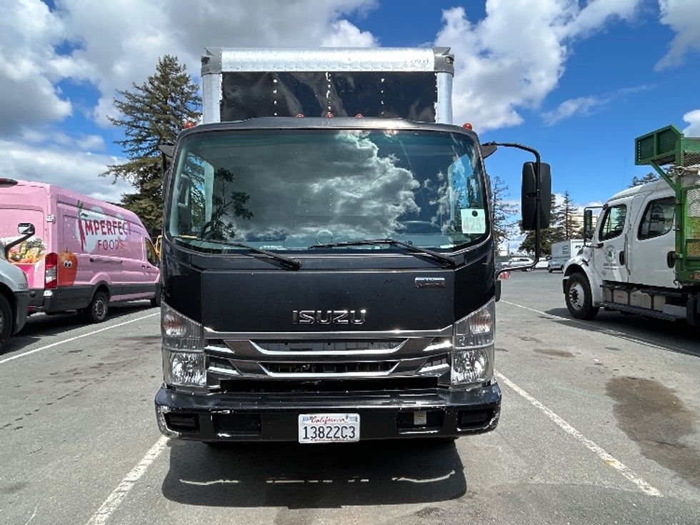 Medium Duty Box Truck-Light and Medium Duty Trucks-Isuzu-2021-NRR-Concord-CA-131,245\n\t\tmiles-$ 18,500 - Image 2