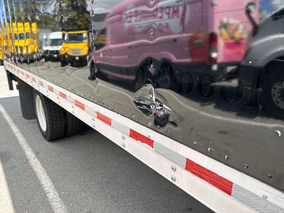 Medium Duty Box Truck-Light and Medium Duty Trucks-Isuzu-2021-NRR-Concord-CA-131,245\n\t\tmiles-$ 18,500 - Image 26