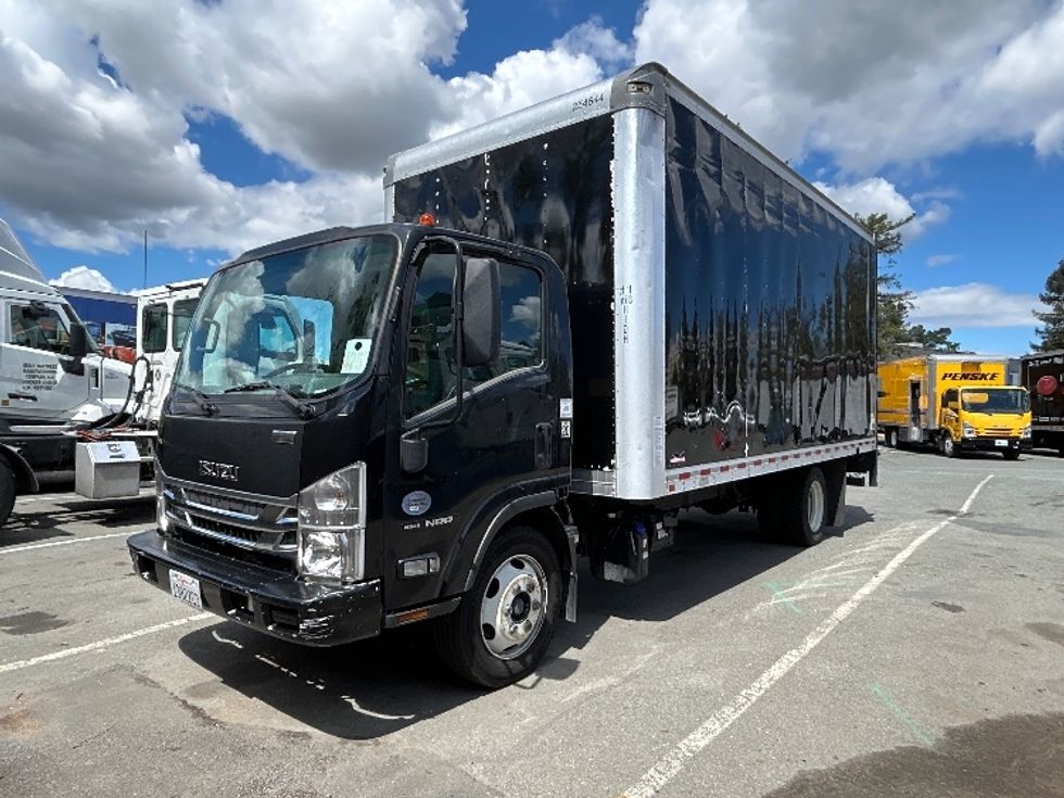 Medium Duty Box Truck-Light and Medium Duty Trucks-Isuzu-2021-NRR-Concord-CA-131,245\n\t\tmiles-$ 18,500 - Image 3
