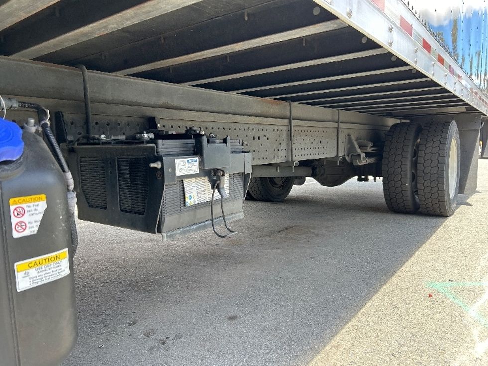 Medium Duty Box Truck-Light and Medium Duty Trucks-Isuzu-2021-NRR-Concord-CA-131,245\n\t\tmiles-$ 18,500 - Image 5