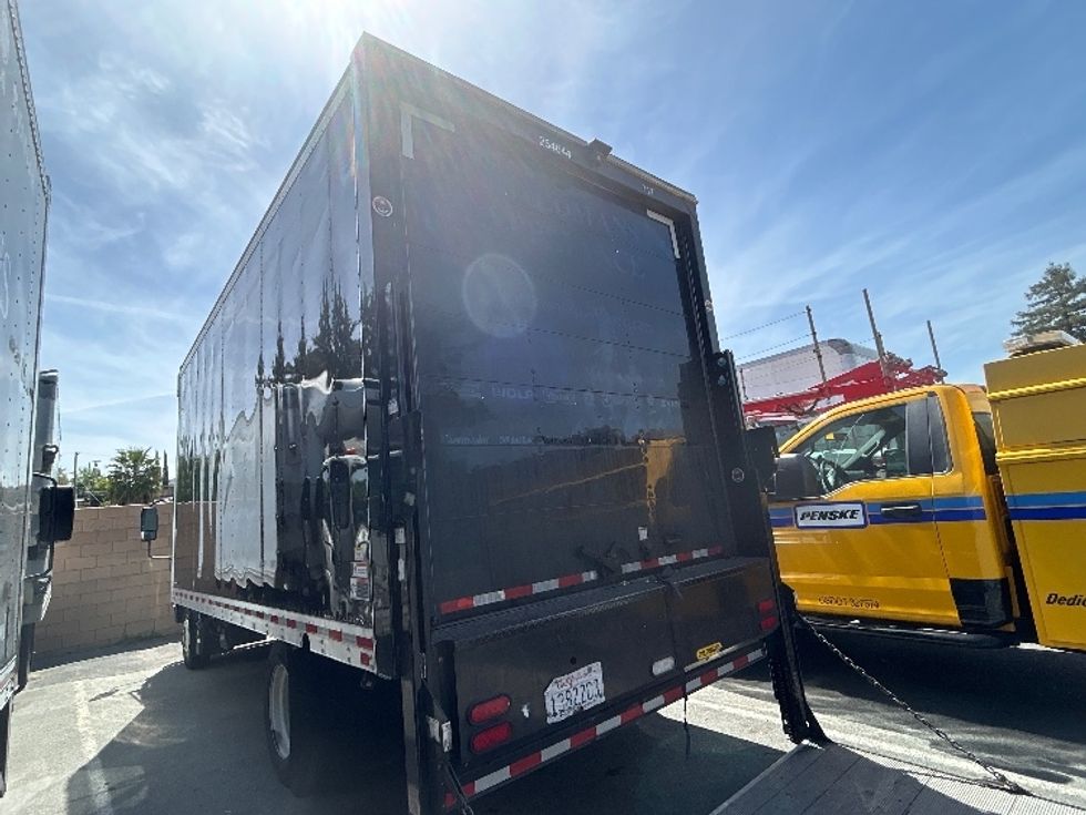 Medium Duty Box Truck-Light and Medium Duty Trucks-Isuzu-2021-NRR-Concord-CA-131,245\n\t\tmiles-$ 18,500 - Image 6