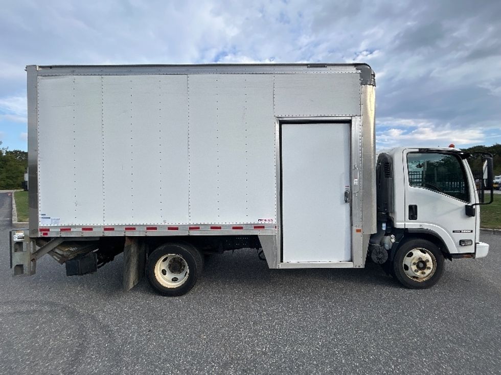 Medium Duty Box Truck-Light and Medium Duty Trucks-Isuzu-2021-NRR-Fitchburg-MA-159,281\n\t\tmiles-$ 32,000 - Image 15