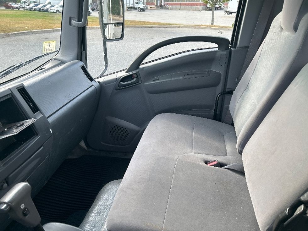 Medium Duty Box Truck-Light and Medium Duty Trucks-Isuzu-2021-NRR-Fitchburg-MA-159,281\n\t\tmiles-$ 32,000 - Image 19