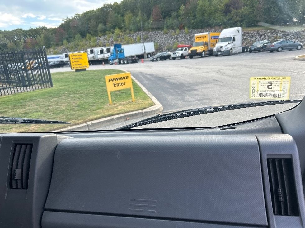 Medium Duty Box Truck-Light and Medium Duty Trucks-Isuzu-2021-NRR-Fitchburg-MA-159,281\n\t\tmiles-$ 32,000 - Image 21