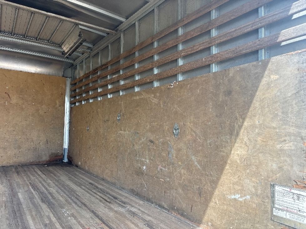 Medium Duty Box Truck-Light and Medium Duty Trucks-Isuzu-2021-NRR-Houston-TX-110,409\n\t\tmiles-$ 43,750 - Image 11