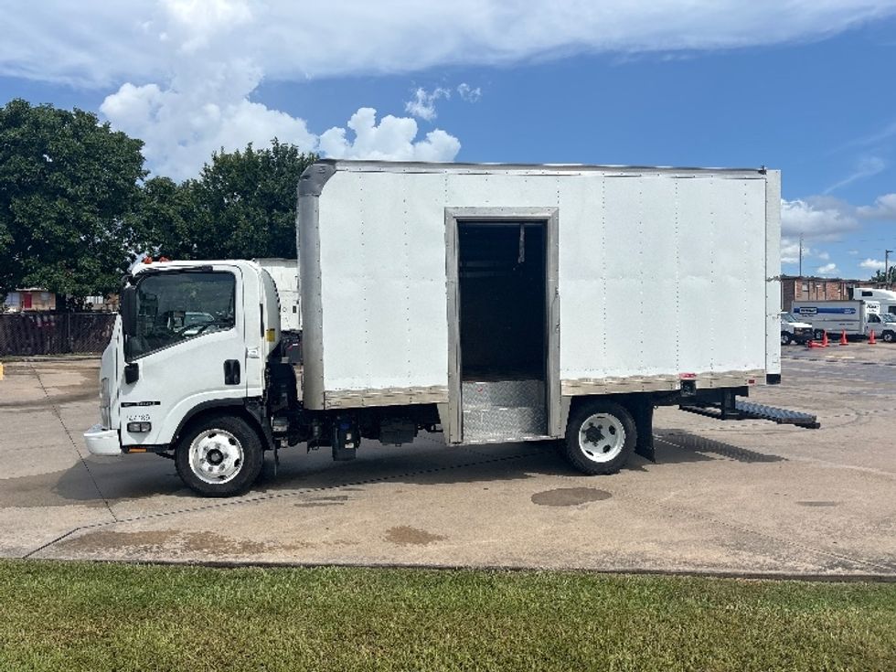 Medium Duty Box Truck-Light and Medium Duty Trucks-Isuzu-2021-NRR-Houston-TX-110,409\n\t\tmiles-$ 43,750 - Image 4
