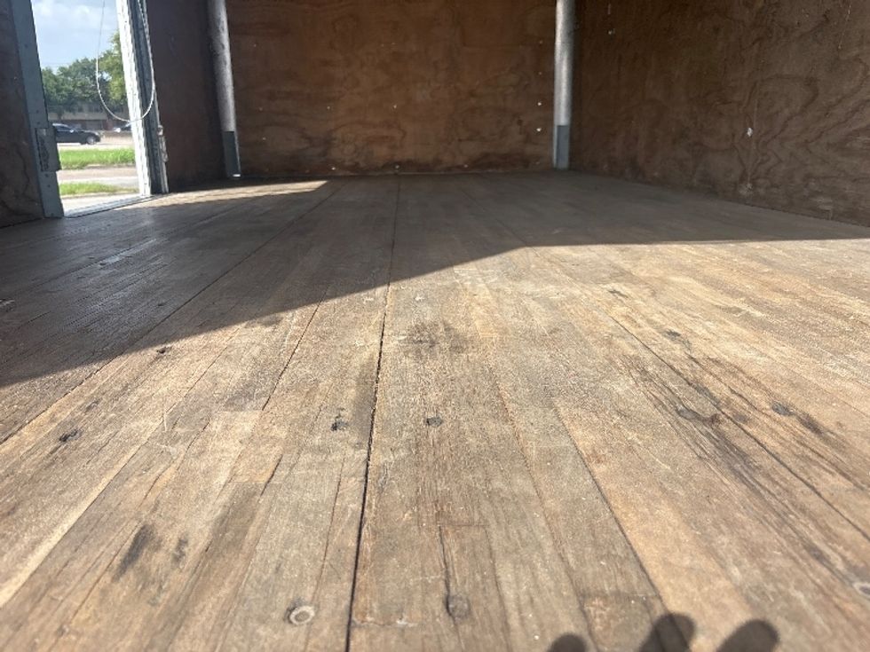 Medium Duty Box Truck-Light and Medium Duty Trucks-Isuzu-2021-NRR-Houston-TX-152,393\n\t\tmiles-$ 42,250 - Image 10