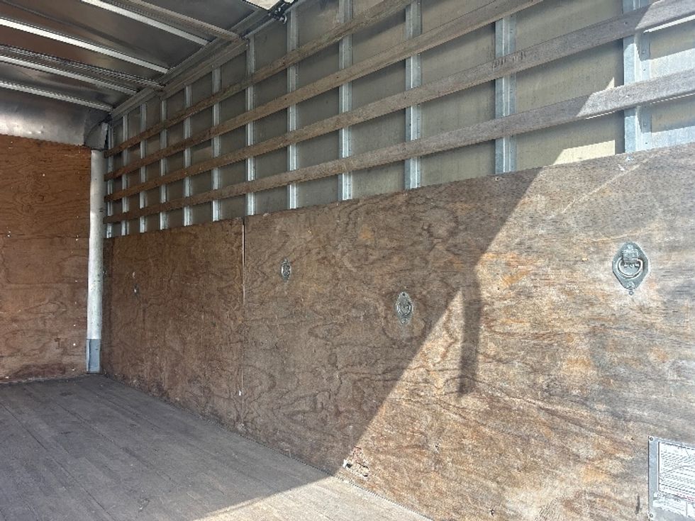 Medium Duty Box Truck-Light and Medium Duty Trucks-Isuzu-2021-NRR-Houston-TX-152,393\n\t\tmiles-$ 42,250 - Image 12