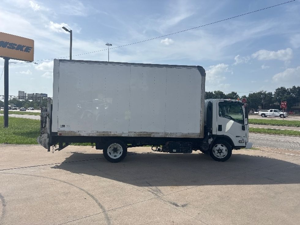 Medium Duty Box Truck-Light and Medium Duty Trucks-Isuzu-2021-NRR-Houston-TX-152,393\n\t\tmiles-$ 42,250 - Image 14