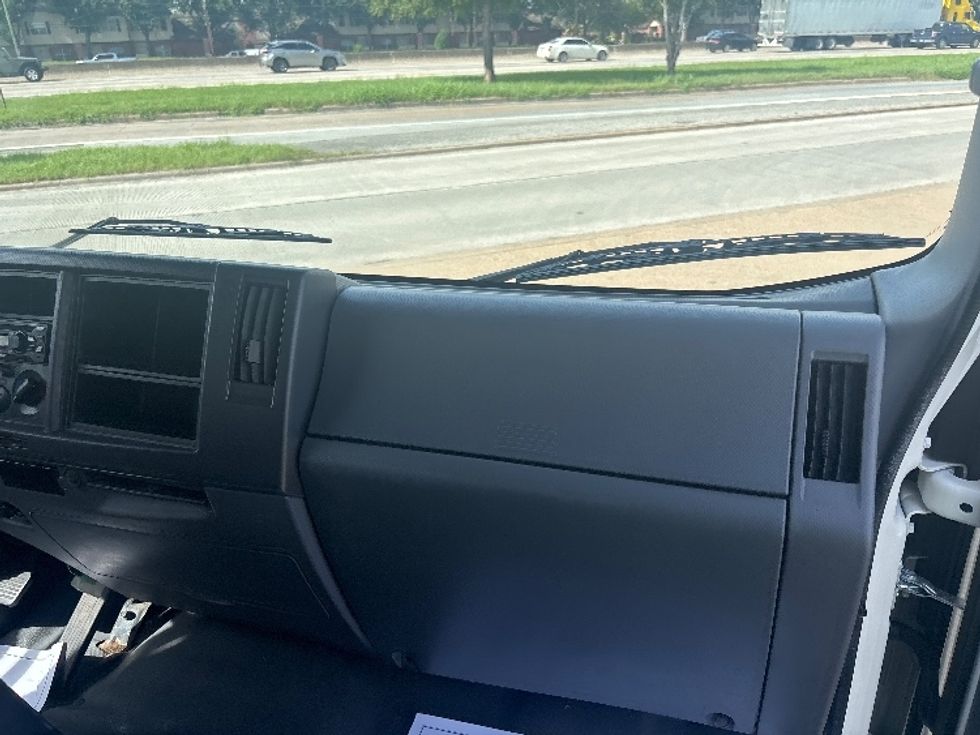 Medium Duty Box Truck-Light and Medium Duty Trucks-Isuzu-2021-NRR-Houston-TX-152,393\n\t\tmiles-$ 42,250 - Image 20