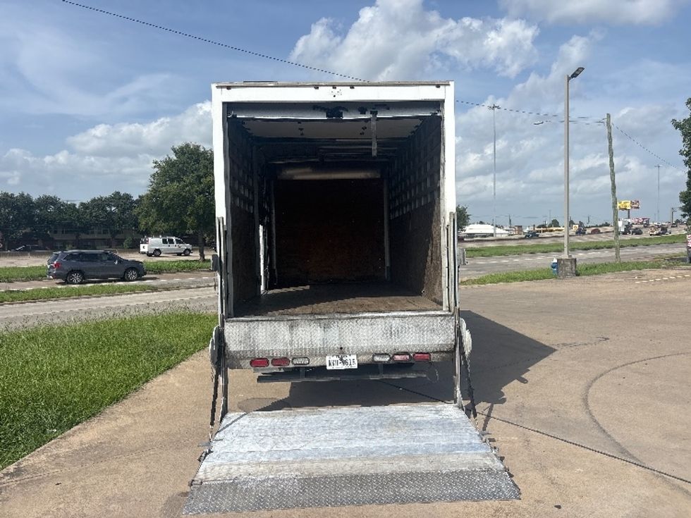 Medium Duty Box Truck-Light and Medium Duty Trucks-Isuzu-2021-NRR-Houston-TX-152,393\n\t\tmiles-$ 42,250 - Image 8