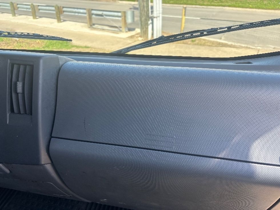 Medium Duty Box Truck-Light and Medium Duty Trucks-Isuzu-2021-NRR-Houston-TX-159,356\n\t\tmiles-$ 39,000 - Image 19