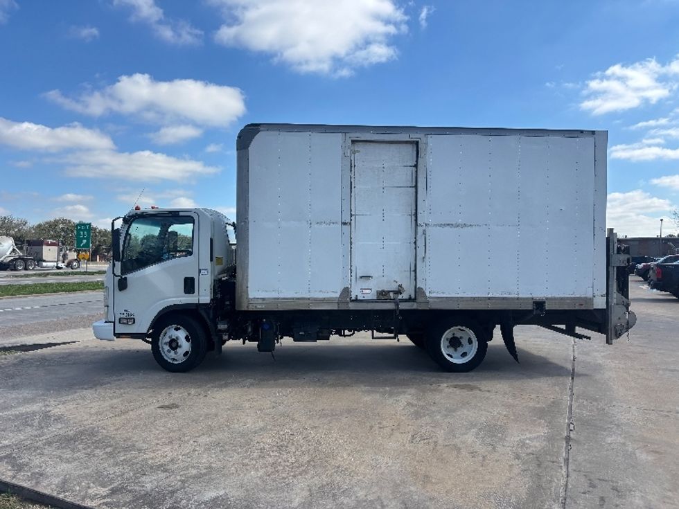 Medium Duty Box Truck-Light and Medium Duty Trucks-Isuzu-2021-NRR-Houston-TX-159,356\n\t\tmiles-$ 39,000 - Image 4