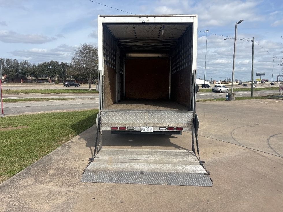 Medium Duty Box Truck-Light and Medium Duty Trucks-Isuzu-2021-NRR-Houston-TX-159,356\n\t\tmiles-$ 39,000 - Image 8