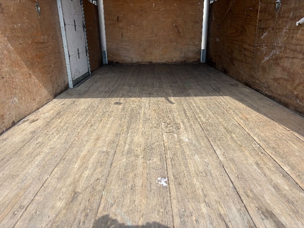 Medium Duty Box Truck-Light and Medium Duty Trucks-Isuzu-2021-NRR-Houston-TX-159,356\n\t\tmiles-$ 39,000 - Image 9