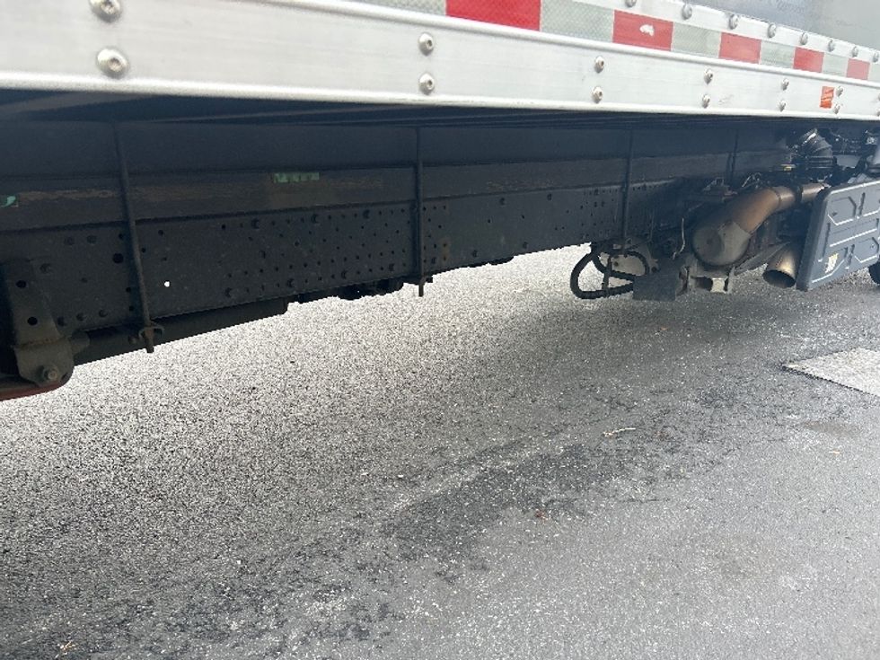 Medium Duty Box Truck-Light and Medium Duty Trucks-Isuzu-2021-NRR-Jessup-MD-83,068\n\t\tmiles-$ 48,500 - Image 13