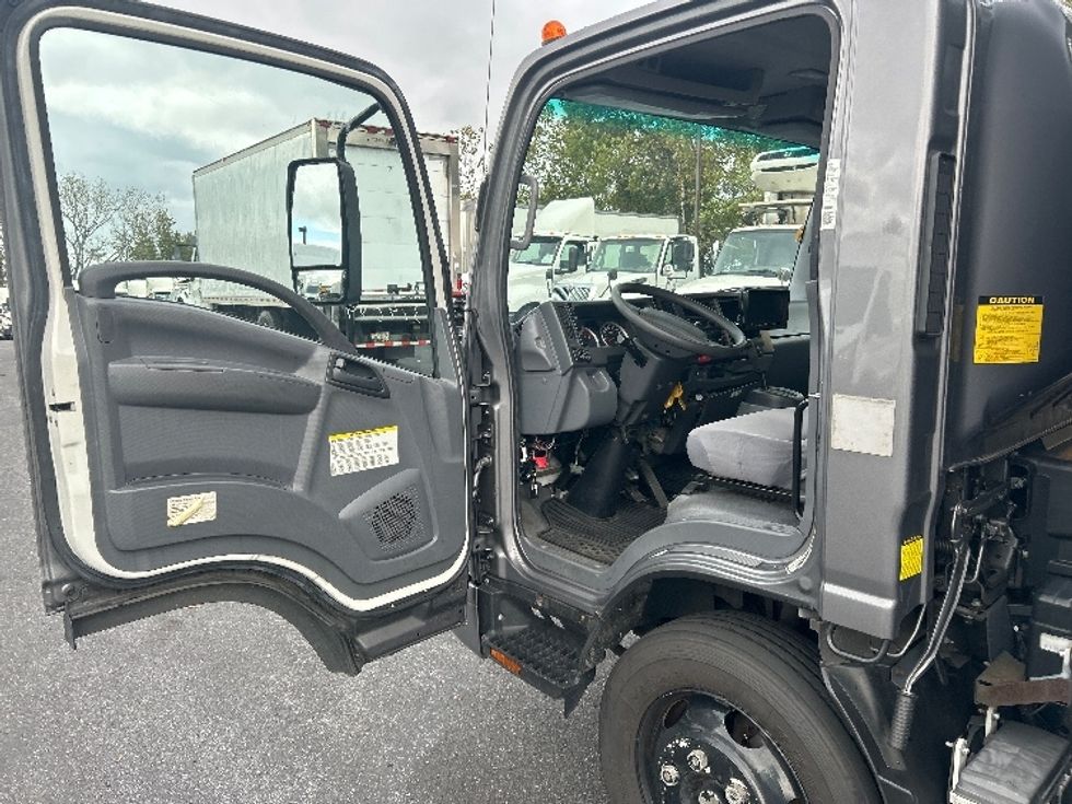 Medium Duty Box Truck-Light and Medium Duty Trucks-Isuzu-2021-NRR-Jessup-MD-83,068\n\t\tmiles-$ 48,500 - Image 15