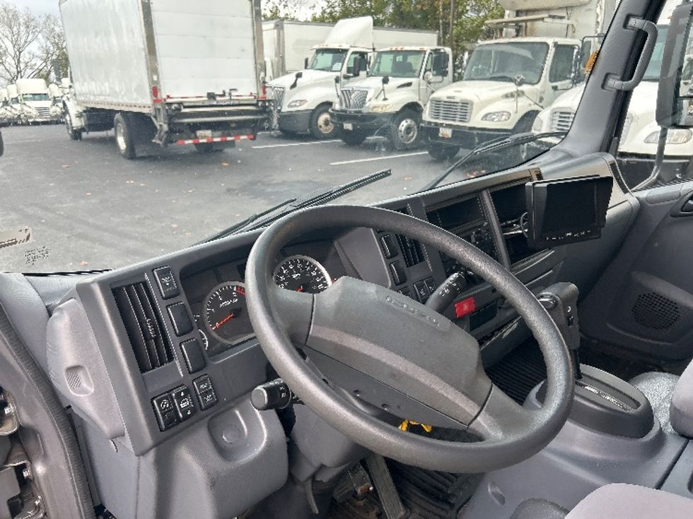 Medium Duty Box Truck-Light and Medium Duty Trucks-Isuzu-2021-NRR-Jessup-MD-83,068\n\t\tmiles-$ 48,500 - Image 16