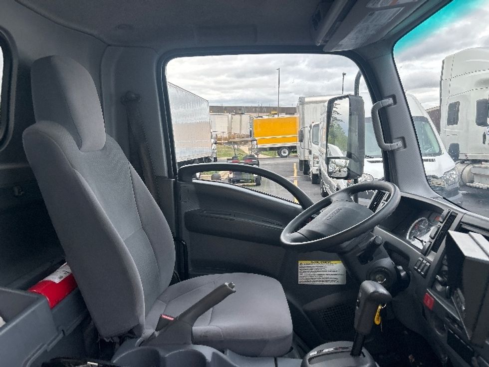Medium Duty Box Truck-Light and Medium Duty Trucks-Isuzu-2021-NRR-Jessup-MD-83,068\n\t\tmiles-$ 48,500 - Image 21