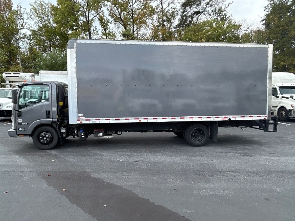 Medium Duty Box Truck-Light and Medium Duty Trucks-Isuzu-2021-NRR-Jessup-MD-83,068\n\t\tmiles-$ 48,500 - Image 4