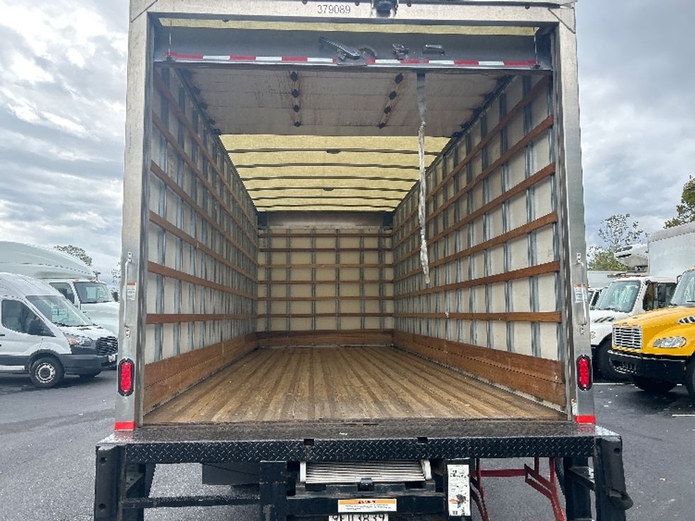 Medium Duty Box Truck-Light and Medium Duty Trucks-Isuzu-2021-NRR-Jessup-MD-83,068\n\t\tmiles-$ 48,500 - Image 8