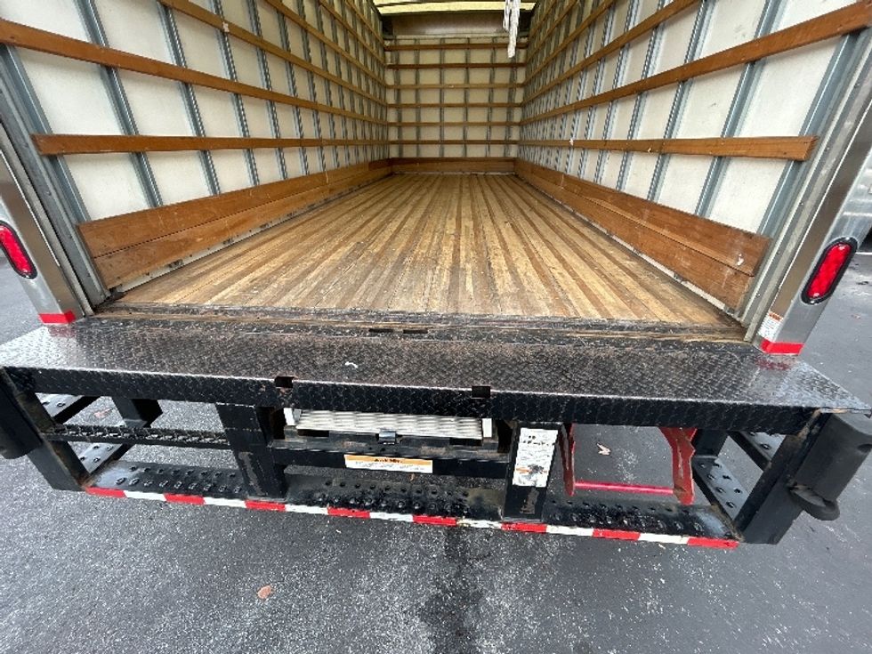 Medium Duty Box Truck-Light and Medium Duty Trucks-Isuzu-2021-NRR-Jessup-MD-83,068\n\t\tmiles-$ 48,500 - Image 9