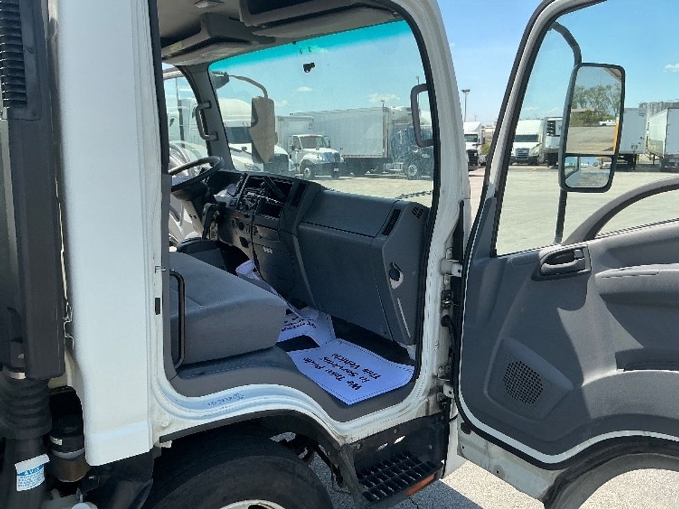 Medium Duty Box Truck-Light and Medium Duty Trucks-Isuzu-2021-NRR-La Porte-IN-105,498\n\t\tmiles-$ 45,750 - Image 18