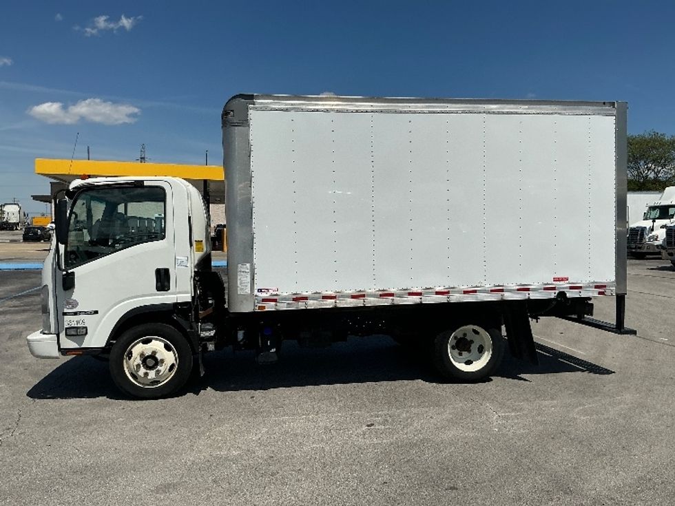 Medium Duty Box Truck-Light and Medium Duty Trucks-Isuzu-2021-NRR-La Porte-IN-105,498\n\t\tmiles-$ 45,750 - Image 4