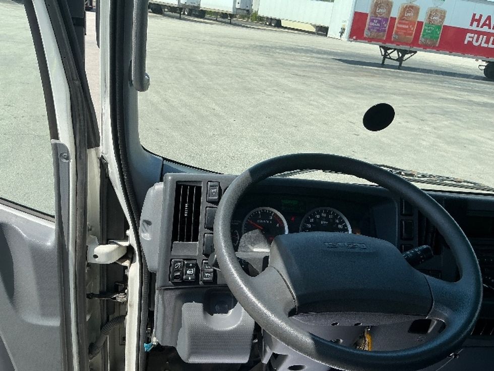 Medium Duty Box Truck-Light and Medium Duty Trucks-Isuzu-2021-NRR-La Porte-IN-157,116\n\t\tmiles-$ 36,250 - Image 16