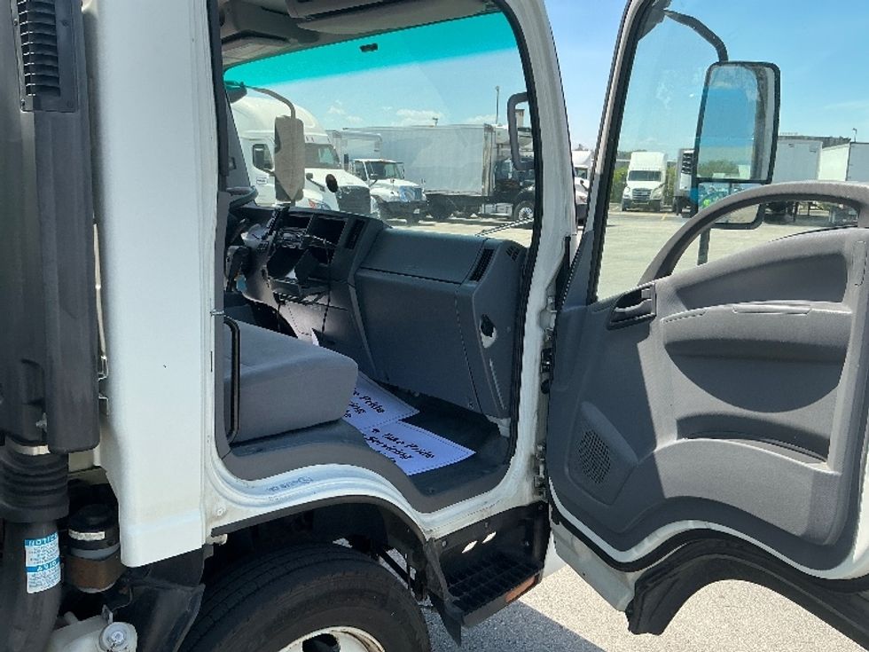 Medium Duty Box Truck-Light and Medium Duty Trucks-Isuzu-2021-NRR-La Porte-IN-157,116\n\t\tmiles-$ 36,250 - Image 18
