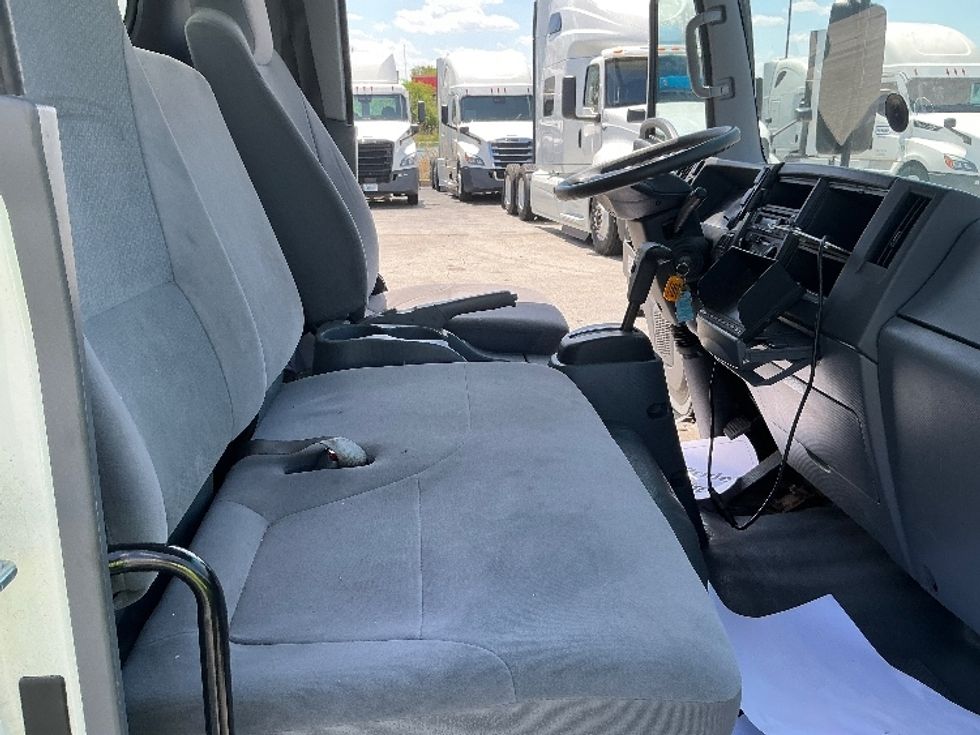 Medium Duty Box Truck-Light and Medium Duty Trucks-Isuzu-2021-NRR-La Porte-IN-157,116\n\t\tmiles-$ 36,250 - Image 20