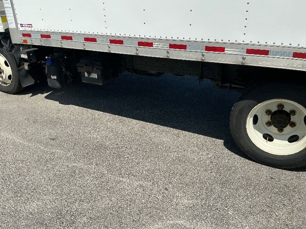 Medium Duty Box Truck-Light and Medium Duty Trucks-Isuzu-2021-NRR-La Porte-IN-157,116\n\t\tmiles-$ 36,250 - Image 5