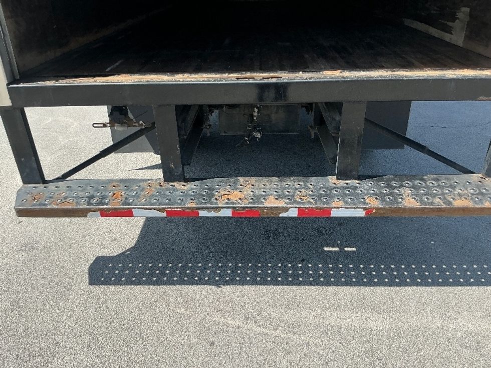 Medium Duty Box Truck-Light and Medium Duty Trucks-Isuzu-2021-NRR-La Porte-IN-157,116\n\t\tmiles-$ 36,250 - Image 9