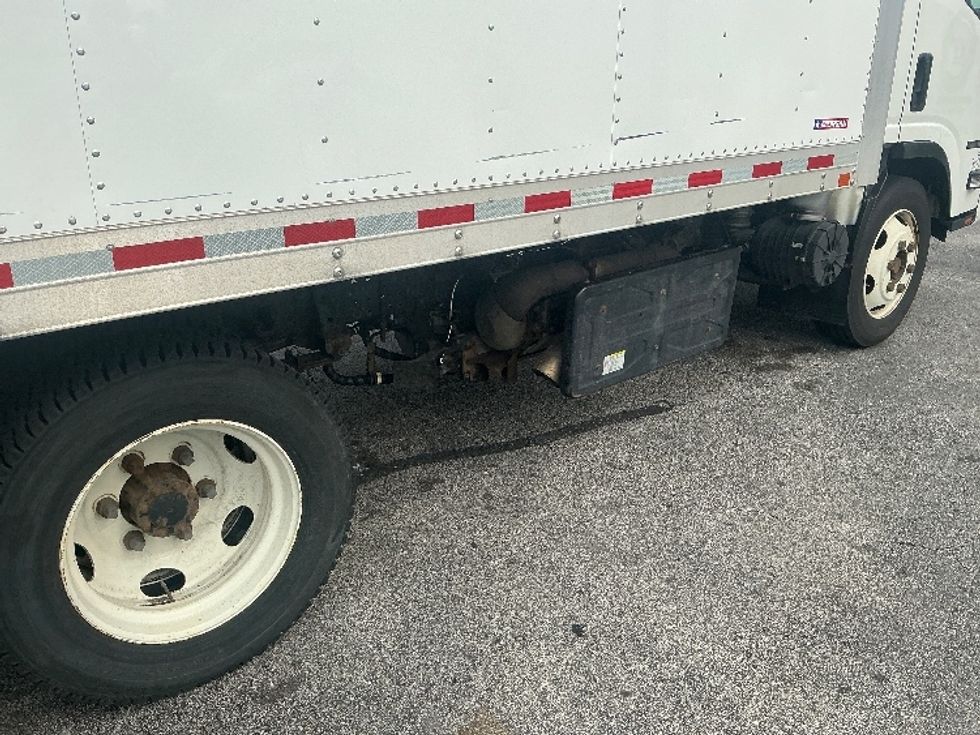 Medium Duty Box Truck-Light and Medium Duty Trucks-Isuzu-2021-NRR-La Porte-IN-163,833\n\t\tmiles-$ 32,750 - Image 12