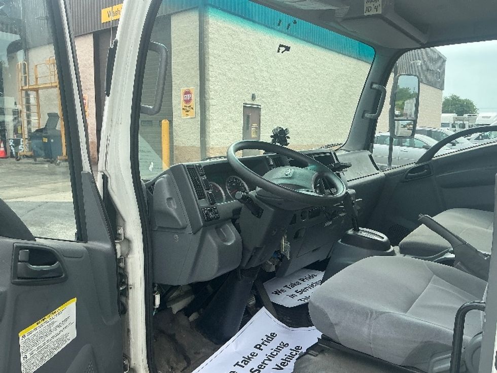 Medium Duty Box Truck-Light and Medium Duty Trucks-Isuzu-2021-NRR-La Porte-IN-163,833\n\t\tmiles-$ 32,750 - Image 14