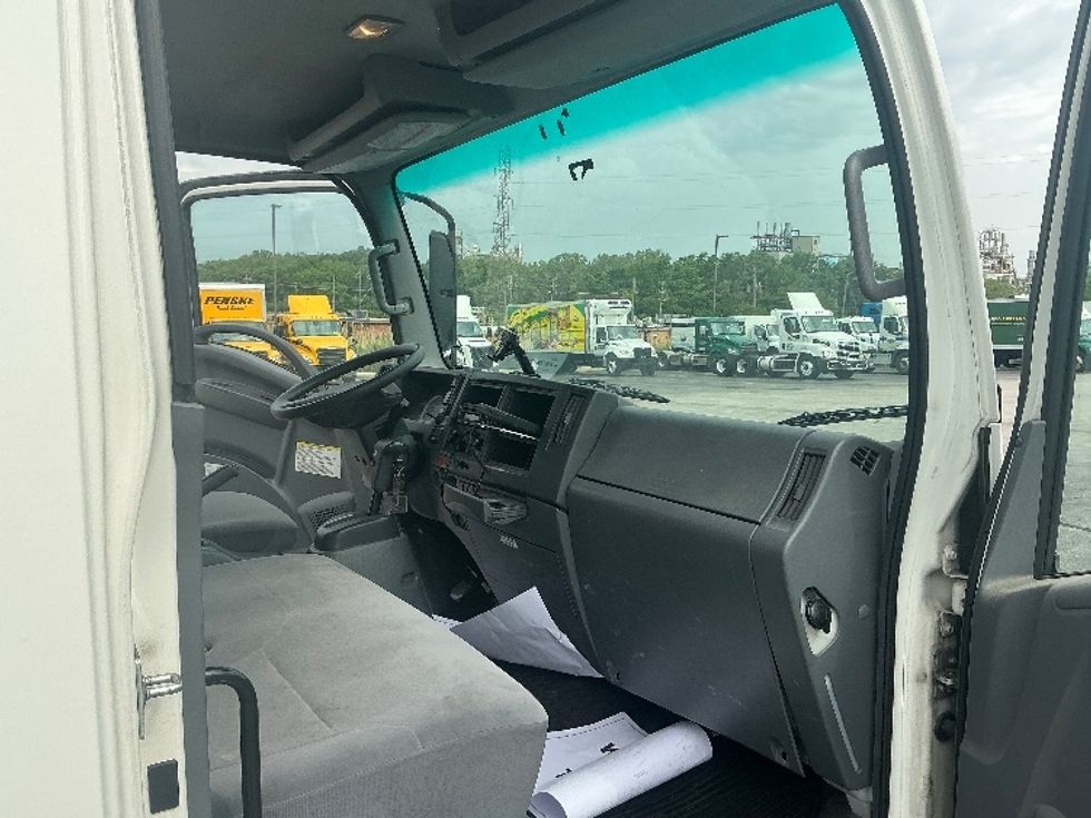 Medium Duty Box Truck-Light and Medium Duty Trucks-Isuzu-2021-NRR-La Porte-IN-163,833\n\t\tmiles-$ 32,750 - Image 17