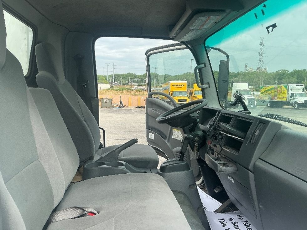 Medium Duty Box Truck-Light and Medium Duty Trucks-Isuzu-2021-NRR-La Porte-IN-163,833\n\t\tmiles-$ 32,750 - Image 19