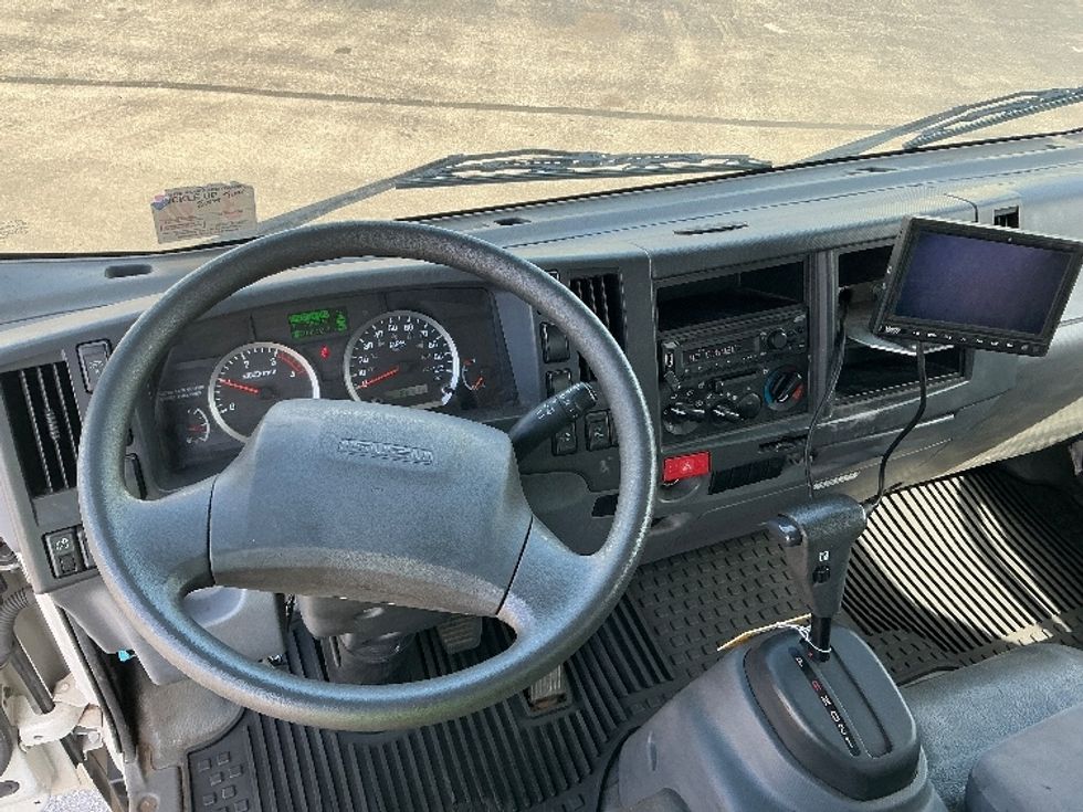 Medium Duty Box Truck-Light and Medium Duty Trucks-Isuzu-2021-NRR-La Porte-IN-166,982\n\t\tmiles-$ 34,000 - Image 17