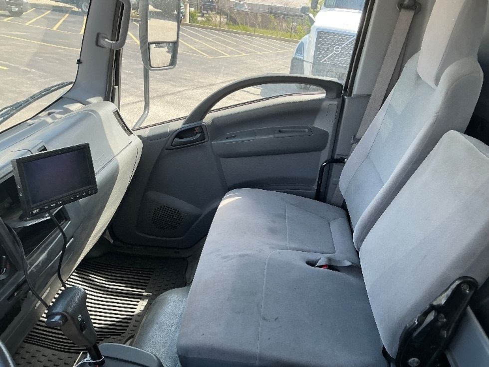 Medium Duty Box Truck-Light and Medium Duty Trucks-Isuzu-2021-NRR-La Porte-IN-166,982\n\t\tmiles-$ 34,000 - Image 19