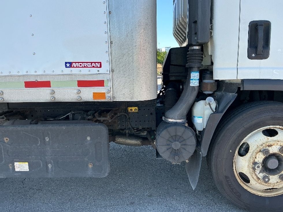 Medium Duty Box Truck-Light and Medium Duty Trucks-Isuzu-2021-NRR-La Porte-IN-211,977\n\t\tmiles-$ 24,500 - Image 21