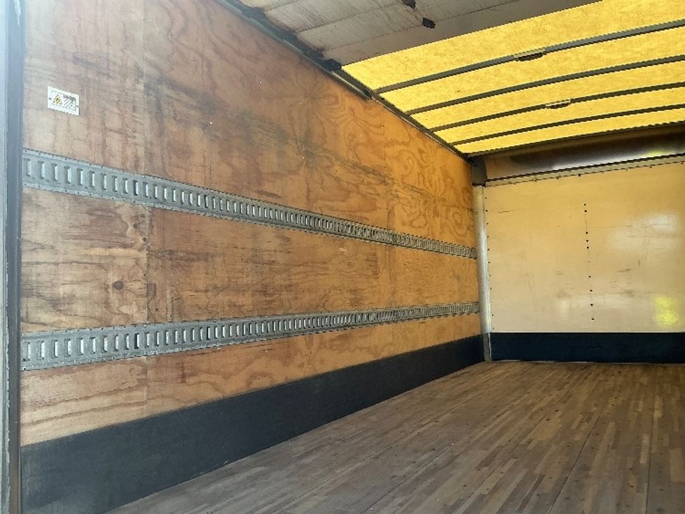 Medium Duty Box Truck-Light and Medium Duty Trucks-Isuzu-2021-NRR-Lexington-KY-114,817\n\t\tmiles-$ 44,500 - Image 11