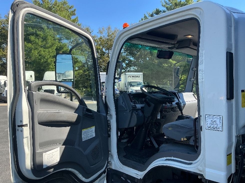 Medium Duty Box Truck-Light and Medium Duty Trucks-Isuzu-2021-NRR-Lexington-KY-114,817\n\t\tmiles-$ 44,500 - Image 16