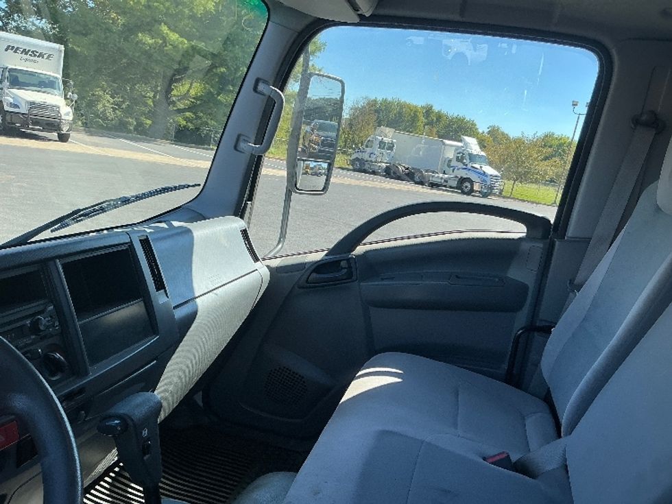Medium Duty Box Truck-Light and Medium Duty Trucks-Isuzu-2021-NRR-Lexington-KY-114,817\n\t\tmiles-$ 44,500 - Image 19