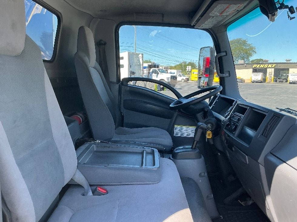 Medium Duty Box Truck-Light and Medium Duty Trucks-Isuzu-2021-NRR-Lexington-KY-114,817\n\t\tmiles-$ 44,500 - Image 22
