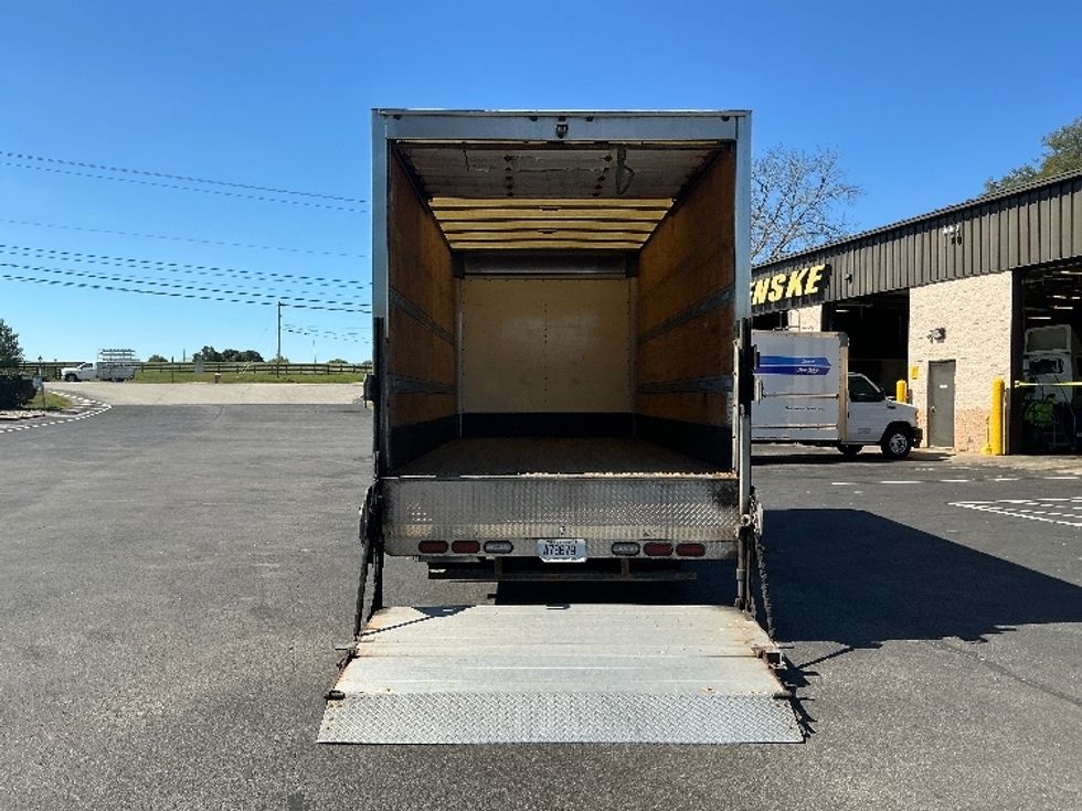 Medium Duty Box Truck-Light and Medium Duty Trucks-Isuzu-2021-NRR-Lexington-KY-114,817\n\t\tmiles-$ 44,500 - Image 9